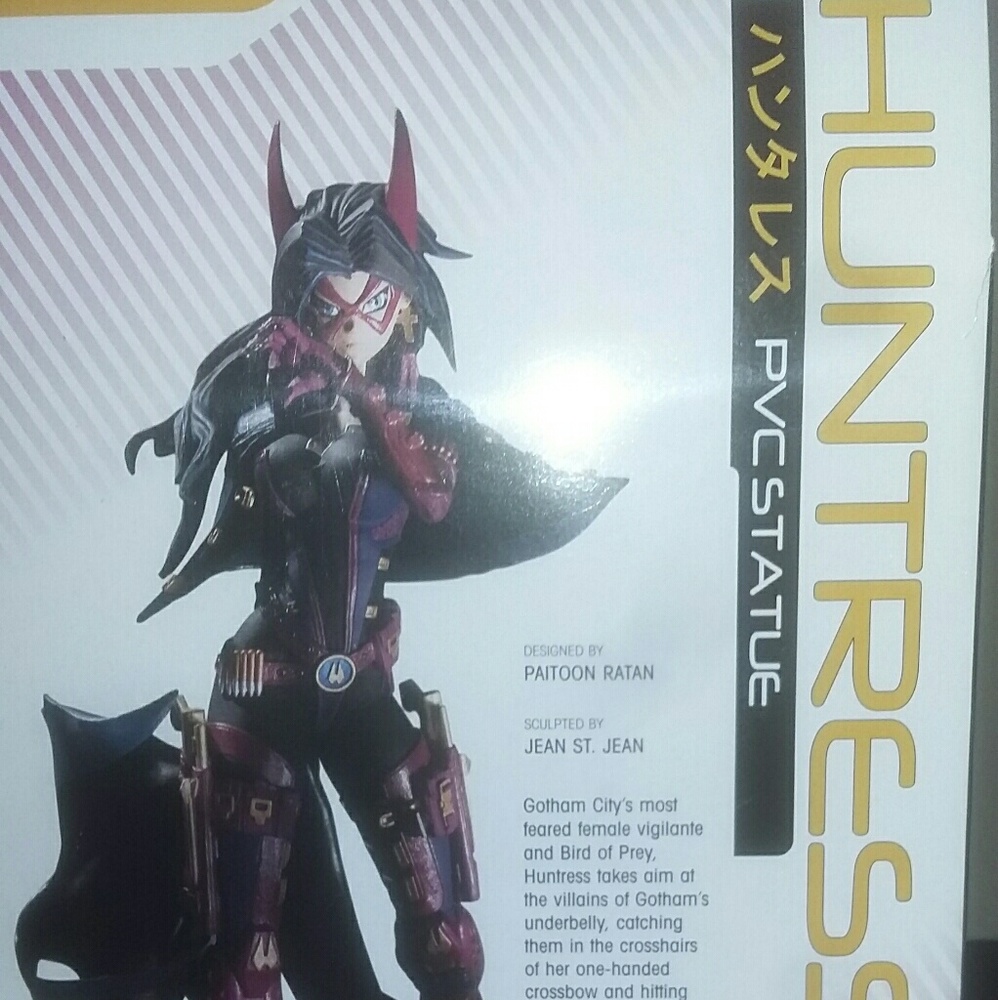 Huntress PVC Statue